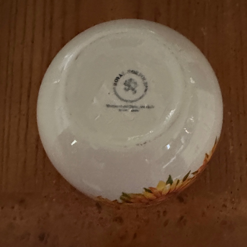 Sunflower Ceramic Bowl - Picture 4 of 4